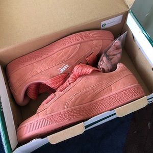 pink pumas suede shoes